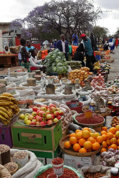 Άνθρωποι Στη Λαϊκή Αγορά Του Bulawayo Στη Ζιμπάμπουε Σεπτέμβριος 2012 — Φωτογραφία Αρχείου