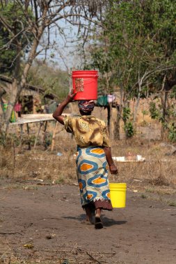 Malawi kırsalındaki kadınlar