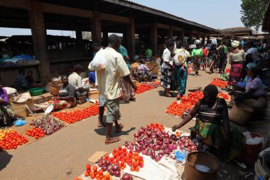 İnsanlar bir Market ve perakende Tanzanya, 24 Eylül 2012