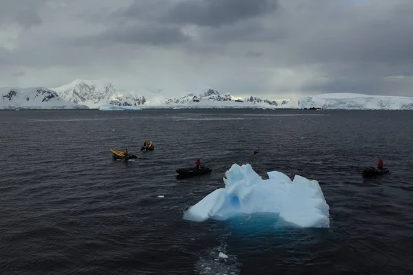 Cruising Ship Antarctic Ocean — Stock Photo, Image