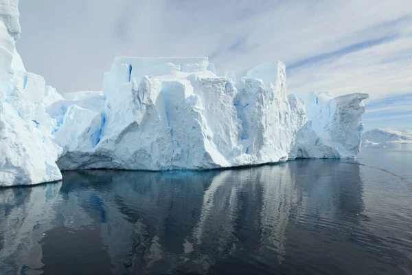 氷と南極大陸の氷河を風景します — ストック写真