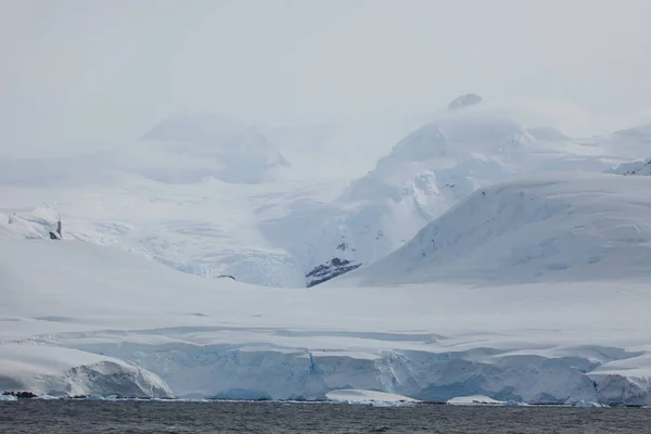 南极洲的冰川和冰川景观 — 图库照片