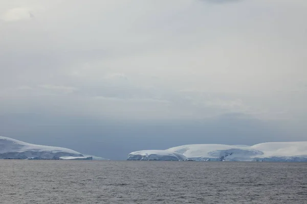 Liggande Och Glaciärer Antarktis — Stockfoto