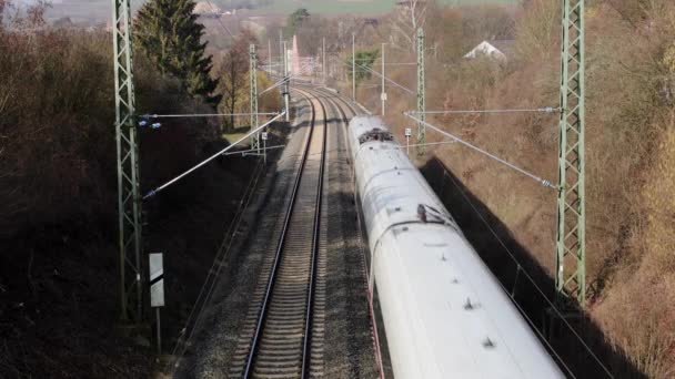 Tren Una Línea Ferroviaria — Vídeos de Stock