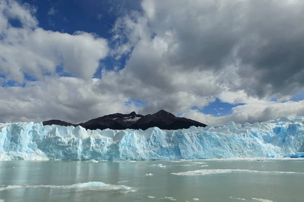 佩里托莫雷诺冰川在巴塔哥尼亚 — 图库照片