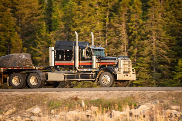 Camion Sulla Strada Canada 2019 — Foto Stock