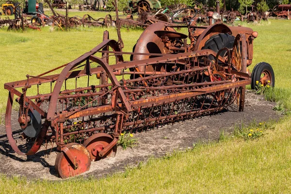 Старый Исторический Трактор Поле — стоковое фото