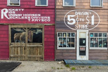 Kanada'daki Dawson Creek'teki House Facade, 04. Temmuz 2019