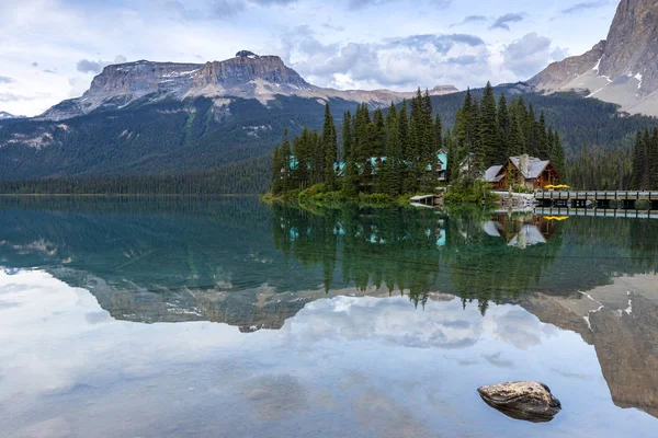 Lago Esmeralda Del Parque Nacional Yoho Canadá — Foto de Stock