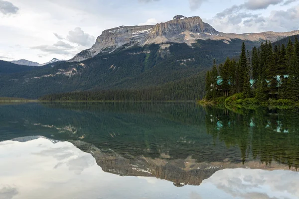 Lago Esmeralda Del Parque Nacional Yoho Canadá — Foto de Stock