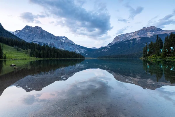 加拿大约霍国家公园翡翠湖 — 图库照片