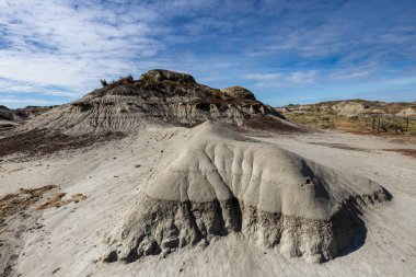 Badland ve Red Deer Nehri Kanyon Alberta Kanada