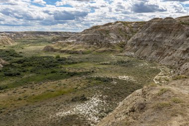 Kanada'da Alberta Çayırı'nda Badlands