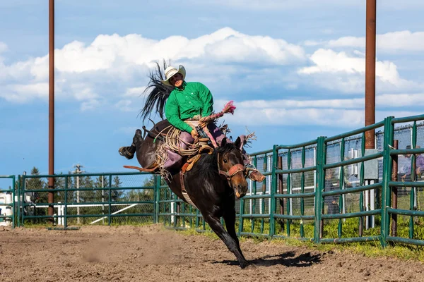 Cowboys Bucking Horse Pincher Creek Ranch Rodeo Canada Juni 2019 — Stockfoto