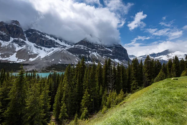 Lake Bow Las Montañas Rocosas Canadienses Del Parque Nacional Banff —  Fotos de Stock