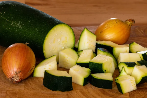 Calabacín Una Tabla Cortar — Foto de Stock