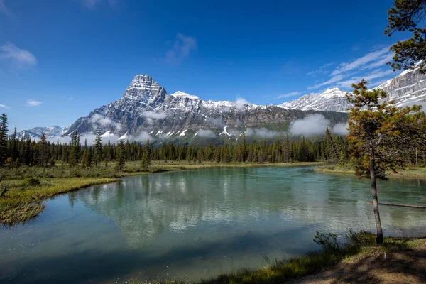 Lake Hector Den Kanadischen Felsigen Bergen Des Jaspis Nationalparks — Stockfoto