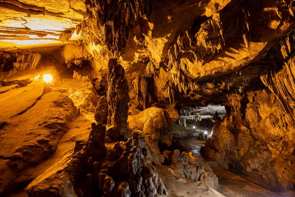 Nguom Ngao Cave Cao Bang Vietnam — Stock Photo, Image