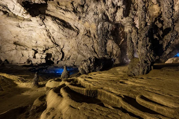 越南曹爆炸中的阮恩高洞穴 — 图库照片