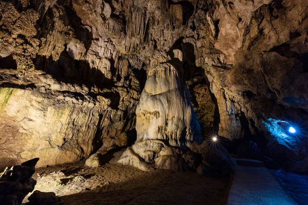 Cueva Nguom Ngao Cao Bang Vietnam — Foto de Stock