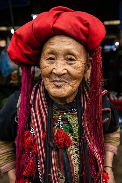 Ritratto Una Donna Costume Tradizionale Del Vietnam — Foto Stock