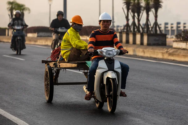 Transport Med Motorcykel Gatorna Hoi Vietnam December 2019 — Stockfoto