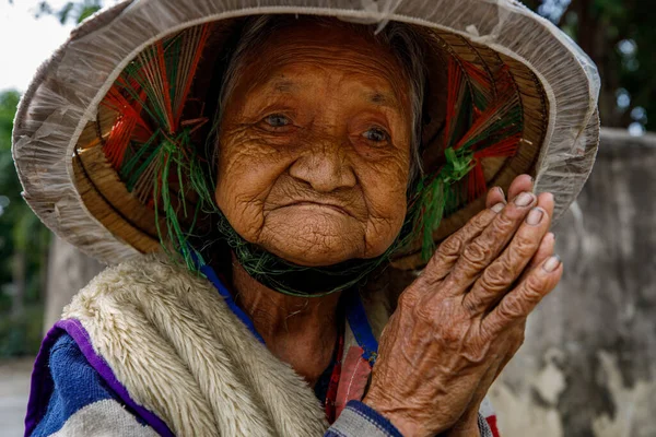 Retrato Una Anciana Vietnam — Foto de Stock