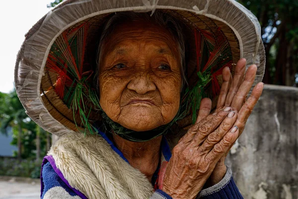 越南一位老妇人的画像 — 图库照片