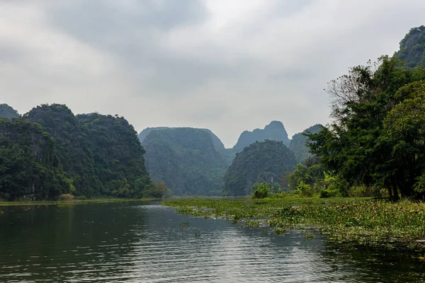 Paisaje Ninh Binh Con Las Cuevas Tam Coc Trang —  Fotos de Stock