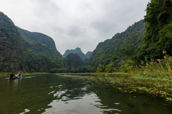 Die Landschaft Von Ninh Binh Mit Den Höhlen Von Tam — Stockfoto