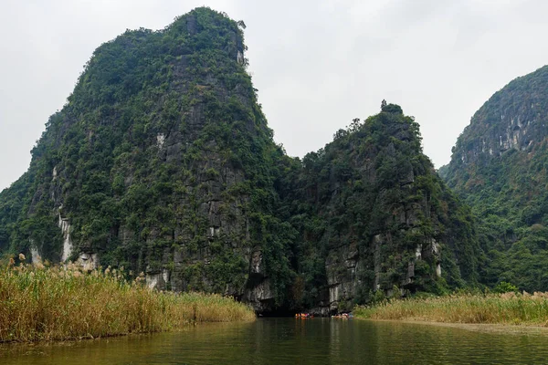 Die Landschaft Von Ninh Binh Mit Den Höhlen Von Tam — Stockfoto