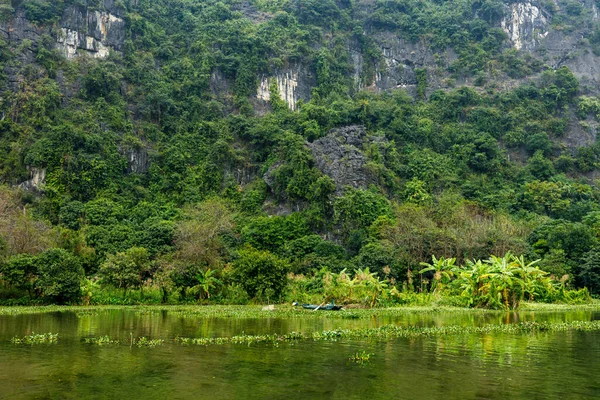 Пейзаж Нин Бин Пещерами Кок Чанг — стоковое фото