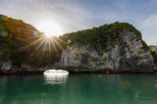 Grotta Luon Della Baia Long Vietnam — Foto Stock