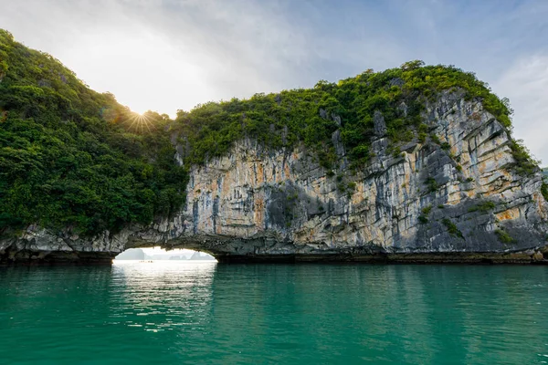 Σπήλαιο Luon Του Long Bay Στο Βιετνάμ — Φωτογραφία Αρχείου