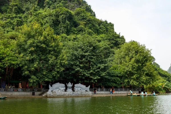 Tam Coc Trang Mağaraları Ile Ninh Binh Manzarası — Stok fotoğraf