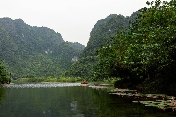 Paisagem Ninh Binh Com Cavernas Tam Coc Trang — Fotografia de Stock