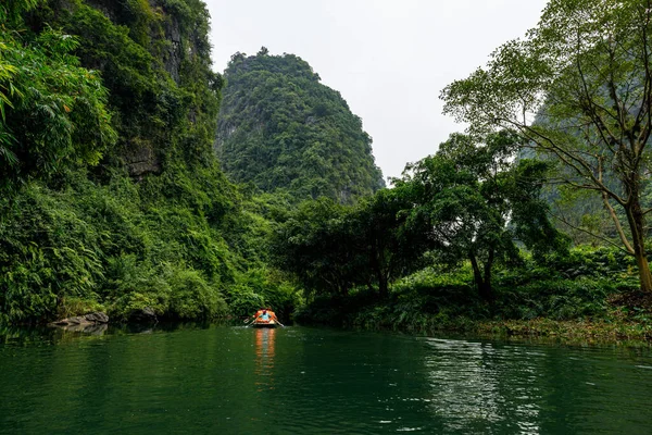 Paisaje Ninh Binh Con Las Cuevas Tam Coc Trang —  Fotos de Stock