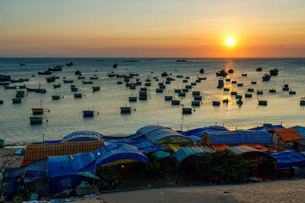 Praia Barcos Pesca Baía Mui Vietnã — Fotografia de Stock