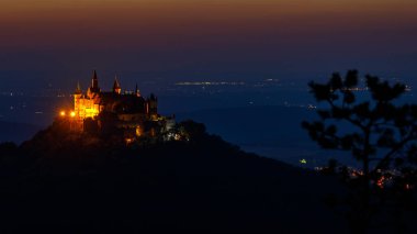 Almanya 'daki Hohenzollern Şatosu.