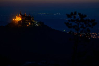 Almanya 'daki Hohenzollern Şatosu.
