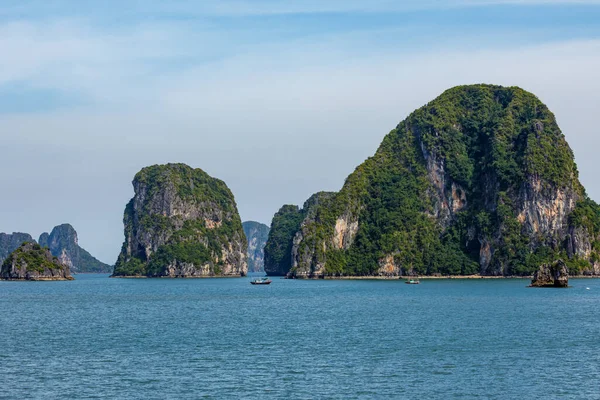 Île Dans Baie Long Vietnam — Photo