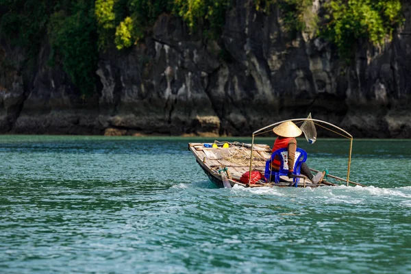 Barcos Pesca Baía Long Vietname — Fotografia de Stock