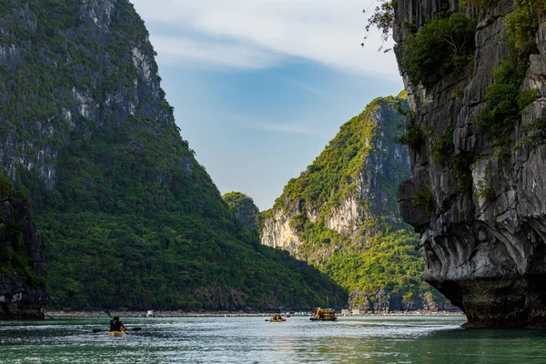Botes Remos Para Turistas Bahía Long Vietnam —  Fotos de Stock
