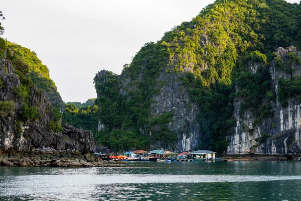 Schwimmendes Dorf Der Bucht Von Long Vietnam — Stockfoto