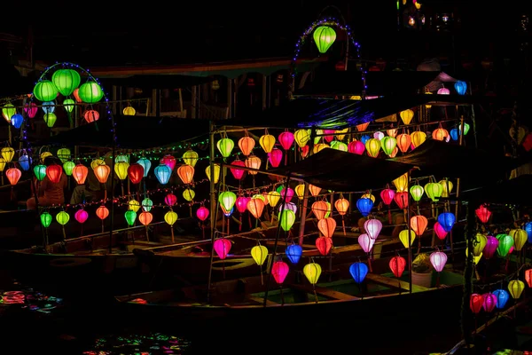 Linterna Barcos Turísticos Ciudad Hoi Vietnam — Foto de Stock