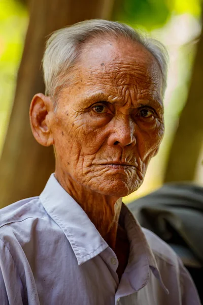 Vietnam Dan Yaşlı Bir Adam — Stok fotoğraf