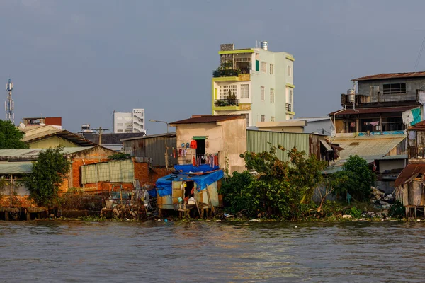 28岁的越南蔡阳湄公河沿岸的房屋 2019年12月 — 图库照片