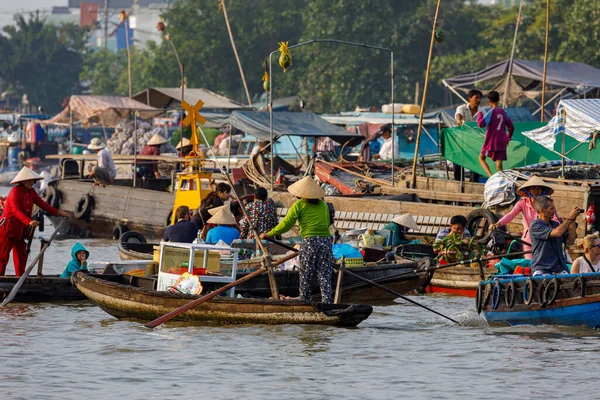 Πλωτή Αγορά Στο Δέλτα Του Μεκόνγκ Στο Τσάι Ρανγκ Στο — Φωτογραφία Αρχείου