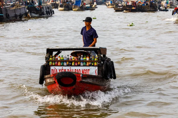 28岁的越南蔡阳湄公河三角洲的浮市 2019年12月 — 图库照片