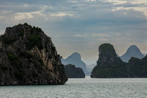 Νήσοι Του Long Bay Του Βιετνάμ — Φωτογραφία Αρχείου